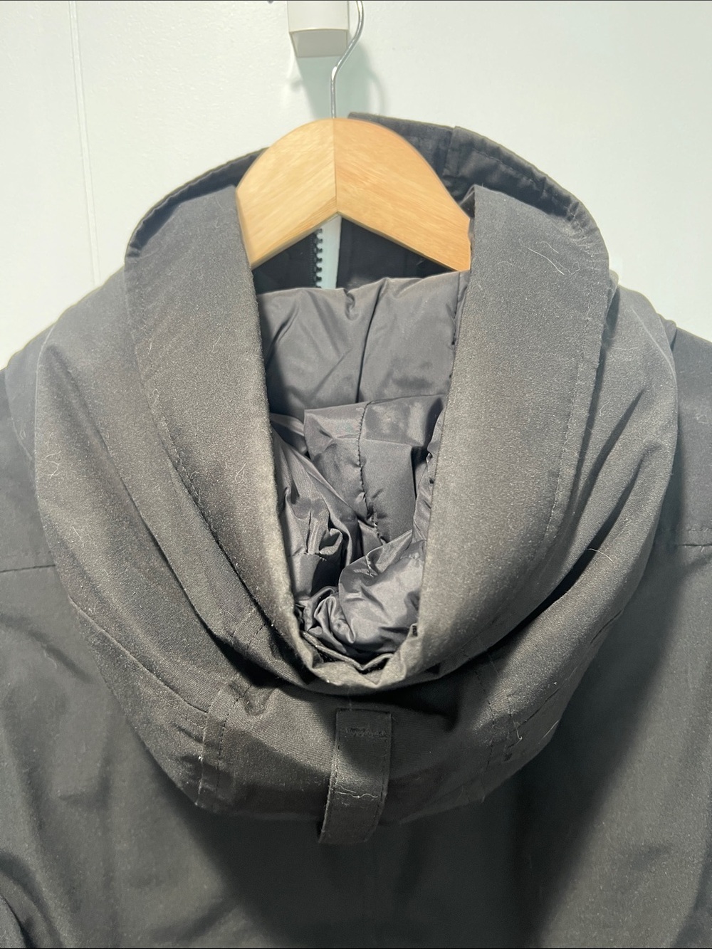 Canada Goose Men’s Black Hooded Parka Jacket with Bag - Picture 10 of 13